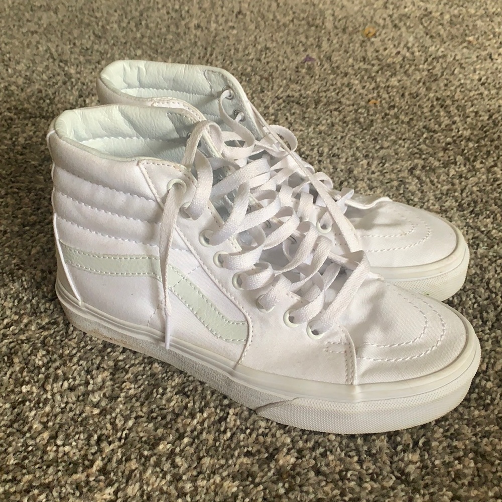 White sk8-hi vans size 7